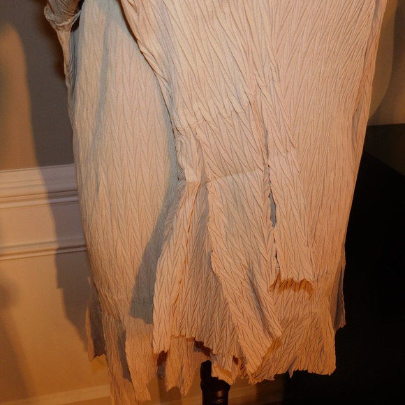 Taupe Flutter Cuff Blouse - 1X - BRAND NEW - Picture 6 of 8